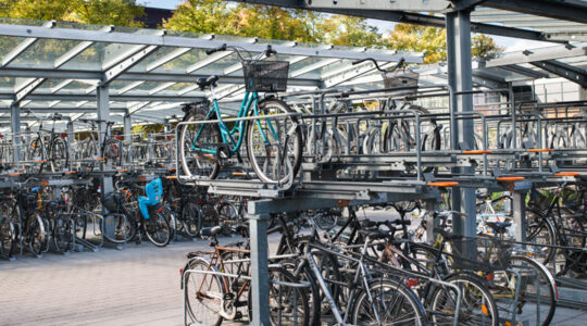 equipement-urbain-trouver-un-specialiste-de-la-fabrication-d-abris-velos